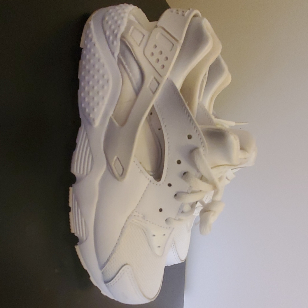 Huarache sneaker